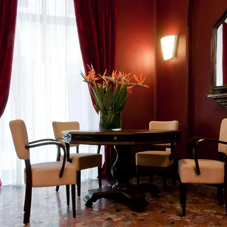 Отель Antico 4*