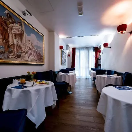 Hotel Antico 4*