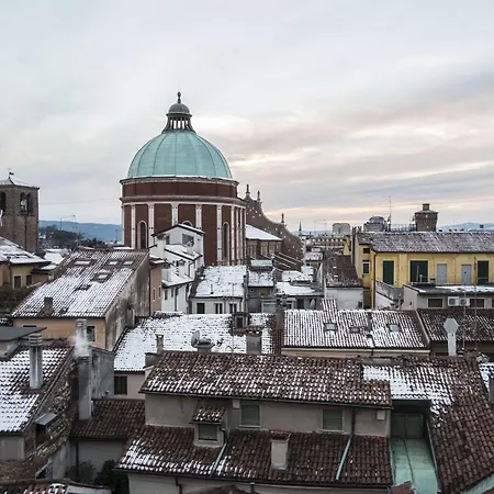 维琴察安蒂科酒店 酒店 4*