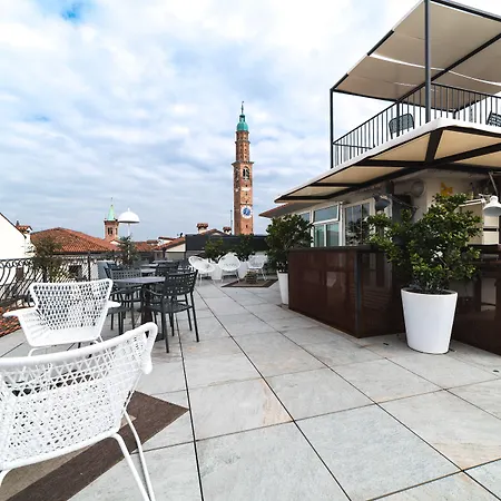 维琴察安蒂科酒店 4*