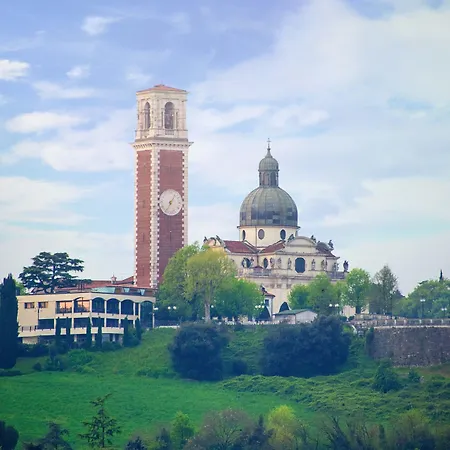 维琴察安蒂科酒店 酒店 维琴察