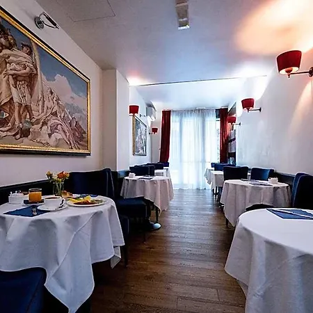 Antico 4*